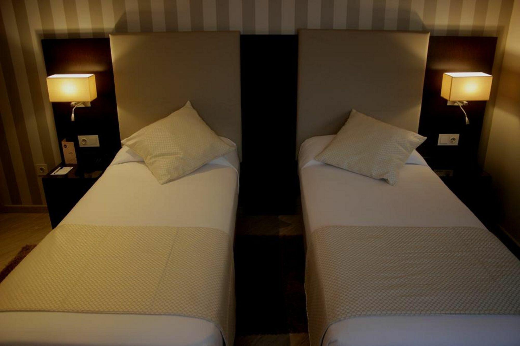 Az Hotels Зеральда Экстерьер фото