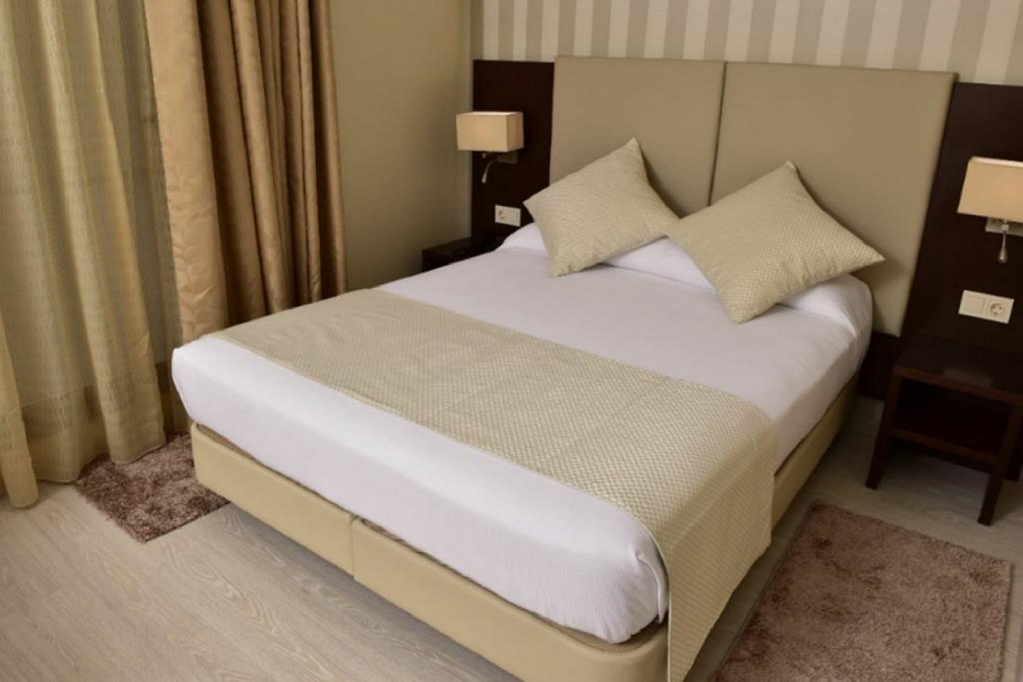 Az Hotels Зеральда Экстерьер фото